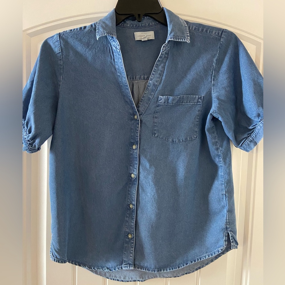 Women’s Lucky Brand Blue Light Denim Button Down Short Sleeve Shirt SP